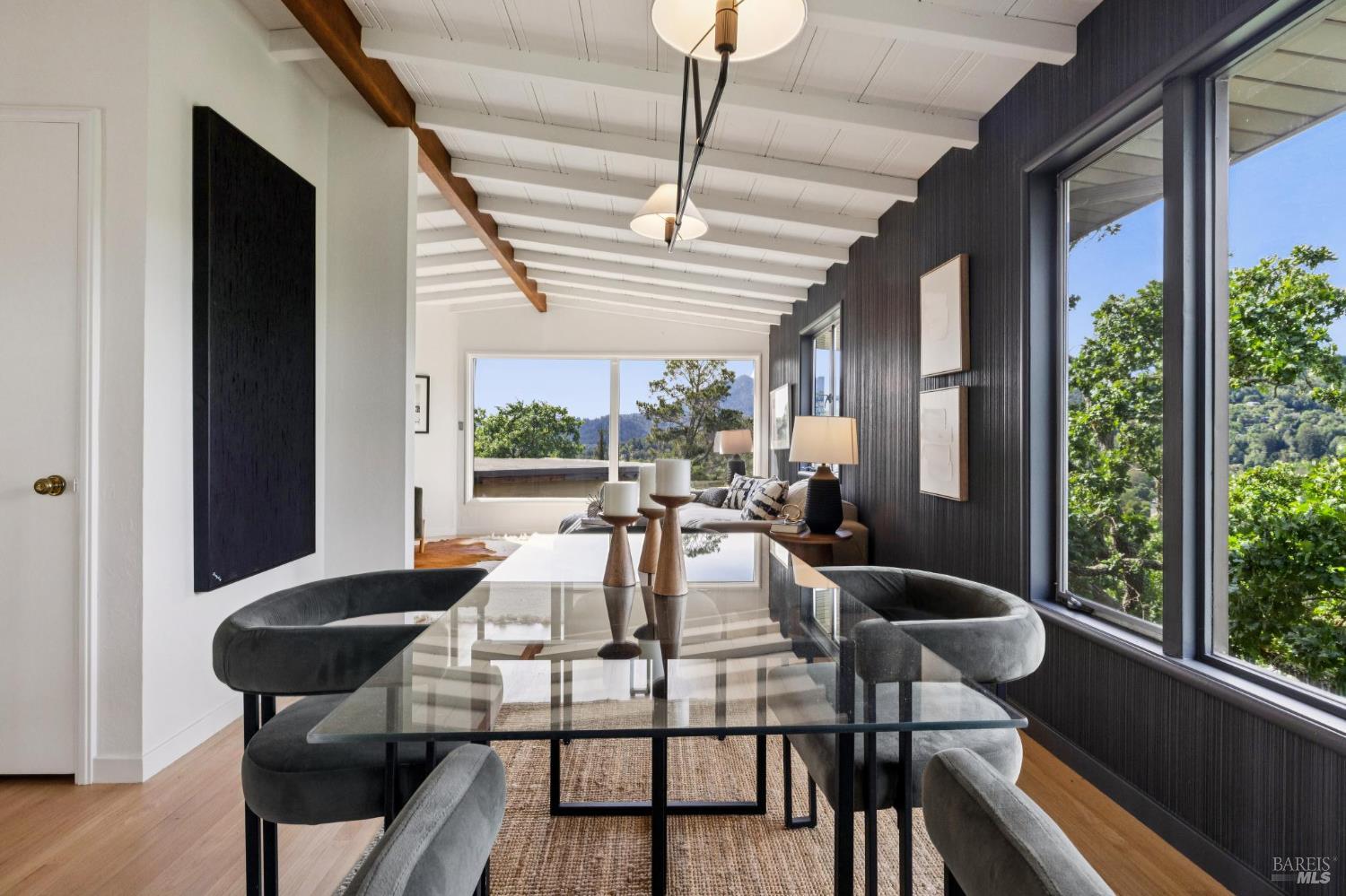 Detail Gallery Image 5 of 52 For 95 Ridge Rd, San Anselmo,  CA 94960 - 2 Beds | 1/1 Baths