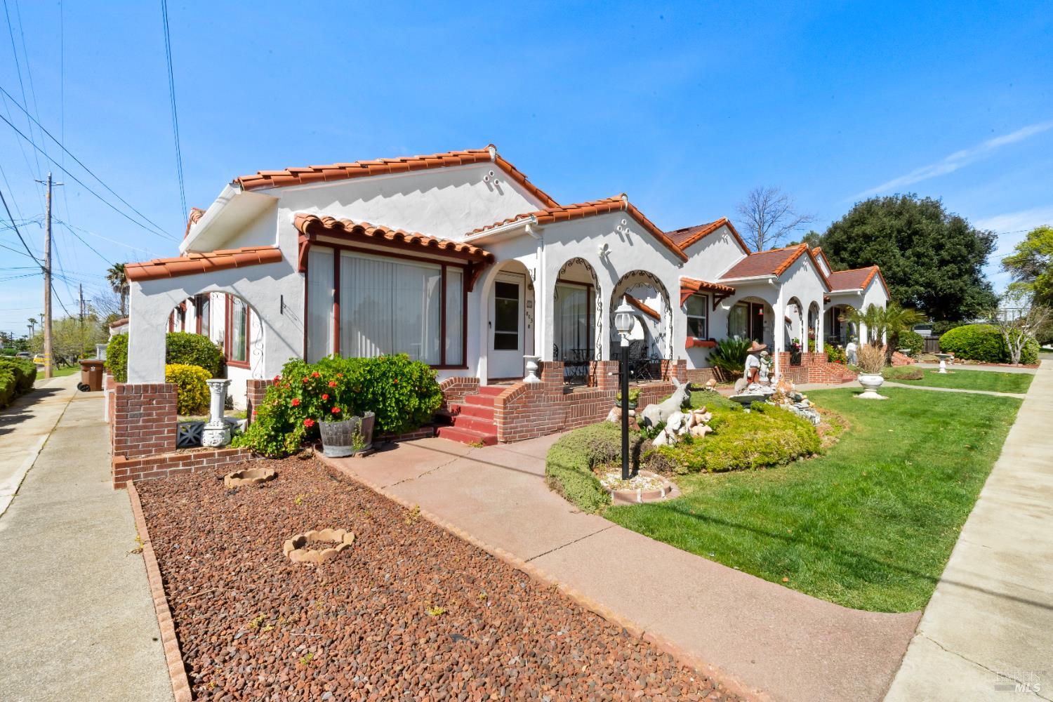 Detail Gallery Image 5 of 27 For 803 E 5th St, Benicia,  CA 94510 - 6 Beds | 4/1 Baths