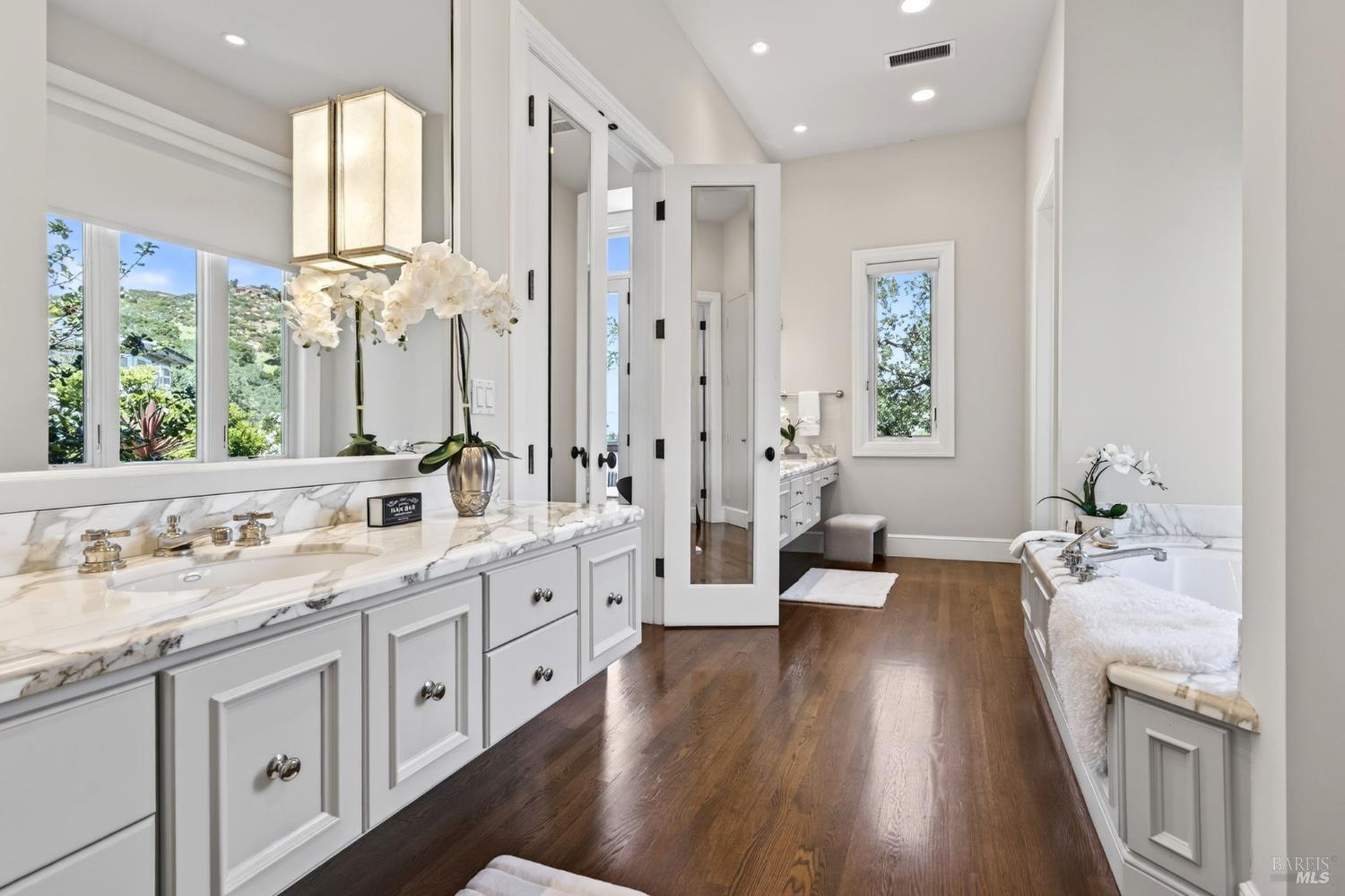 Detail Gallery Image 23 of 76 For 418 Saint Andrews Dr, Napa,  CA 94558 - 5 Beds | 4/2 Baths