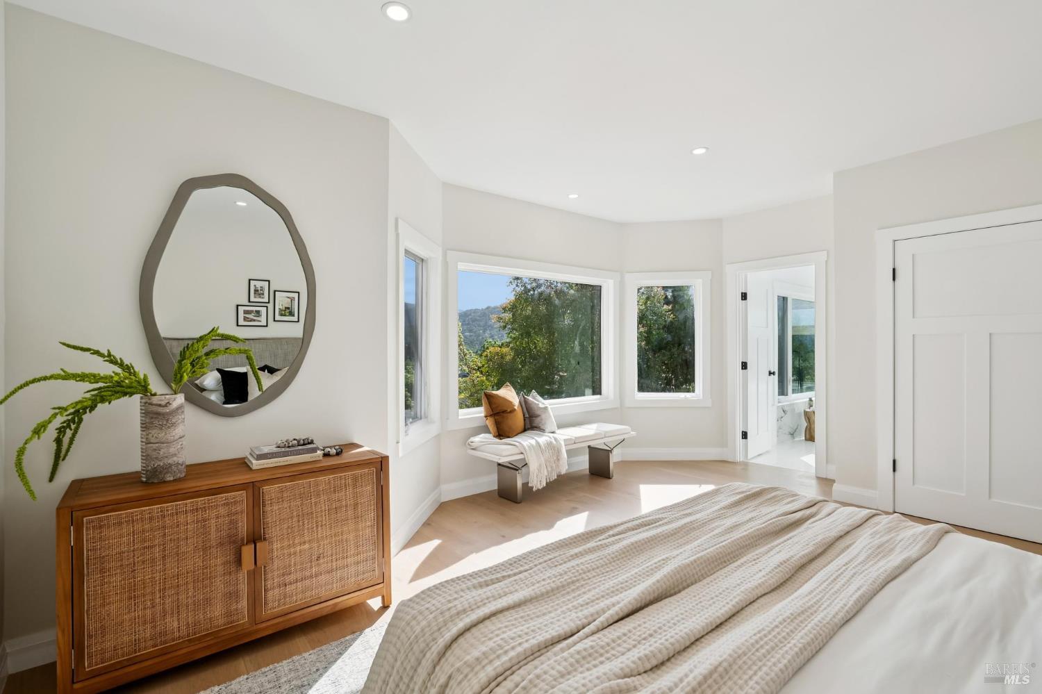 Detail Gallery Image 52 of 93 For 88 Lincoln Park Unkn, San Anselmo,  CA 94960 - 4 Beds | 4/1 Baths