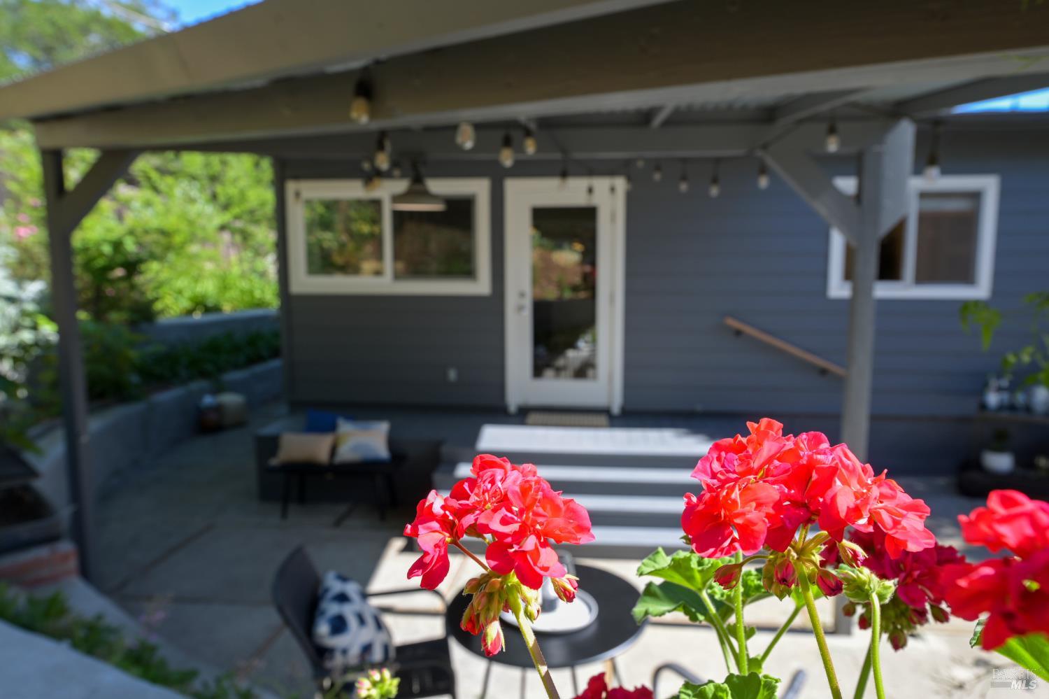 Detail Gallery Image 35 of 48 For 115 Myrtle Ave, San Rafael,  CA 94901 - 3 Beds | 2 Baths