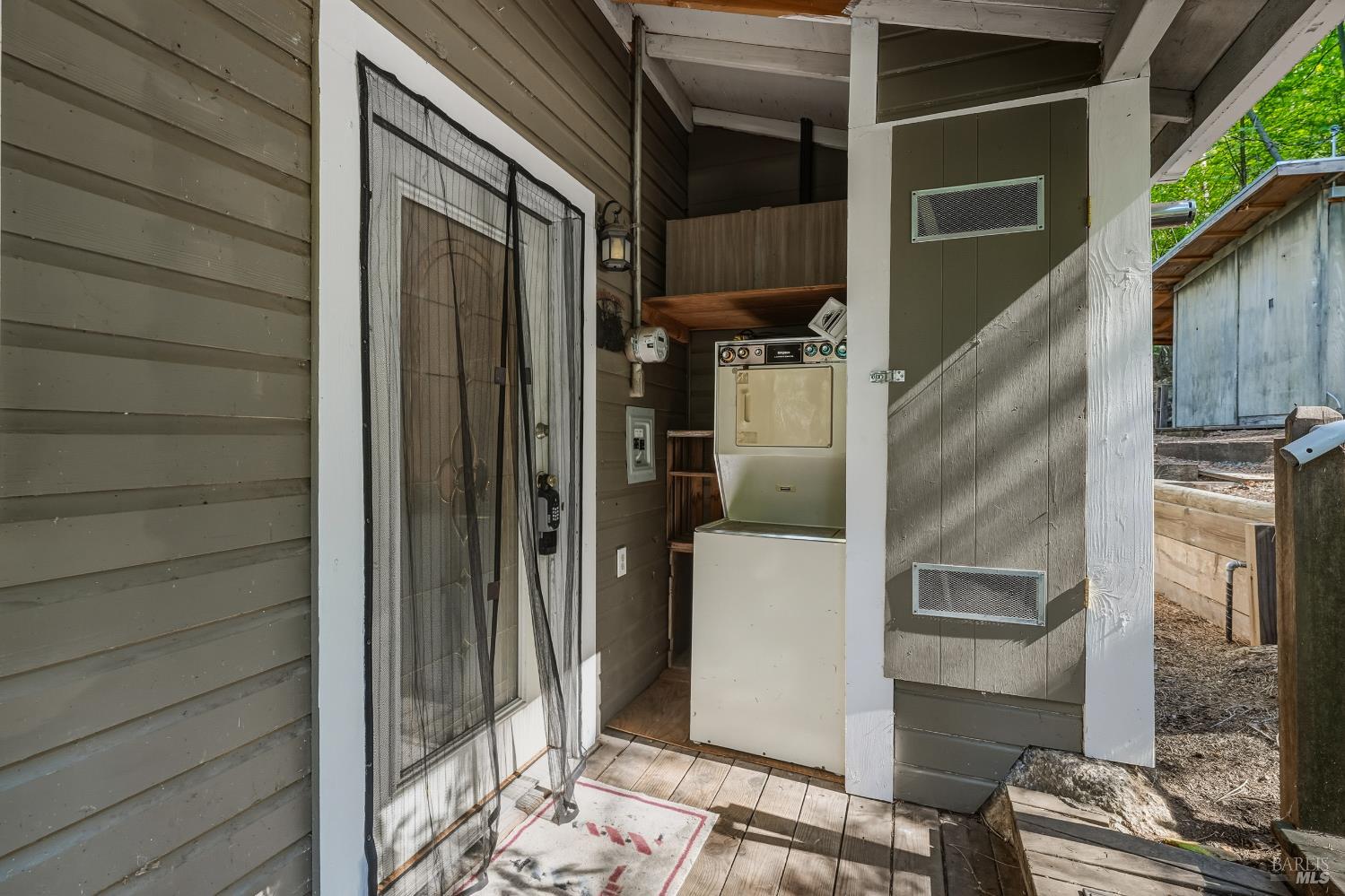 Detail Gallery Image 6 of 47 For 16179 Madrone Blvd, Cobb,  CA 95426 - 1 Beds | 1 Baths