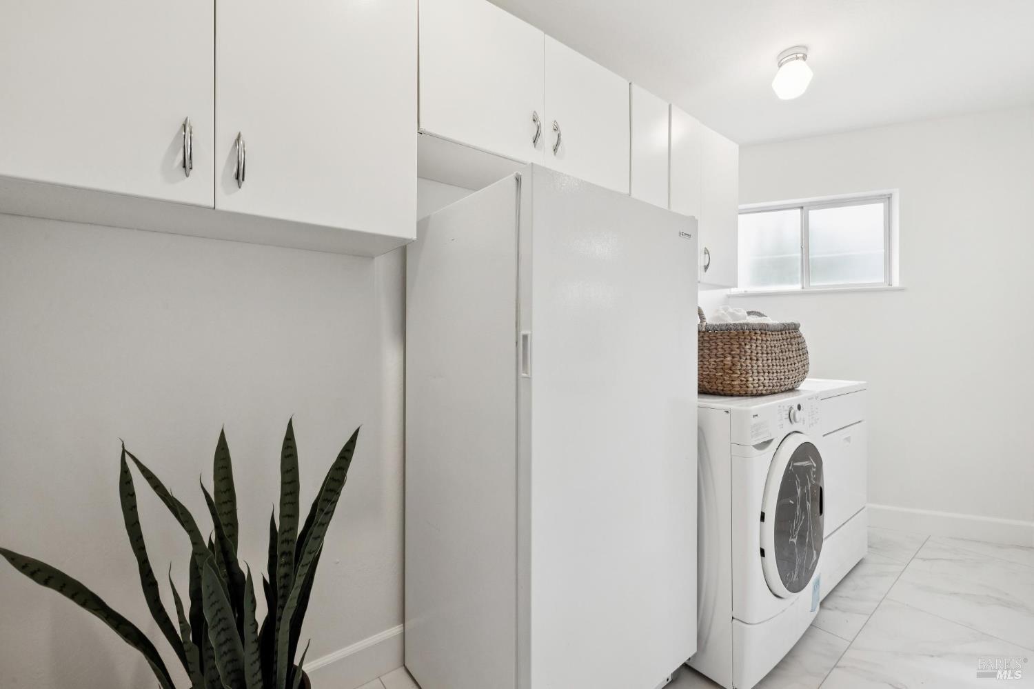 Detail Gallery Image 32 of 52 For 95 Ridge Rd, San Anselmo,  CA 94960 - 2 Beds | 1/1 Baths