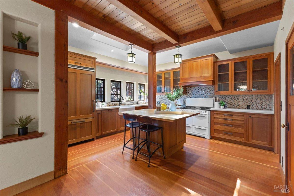 Detail Gallery Image 13 of 72 For 12076 Cloud Ridge Rd, Healdsburg,  CA 95448 - 6 Beds | 4 Baths