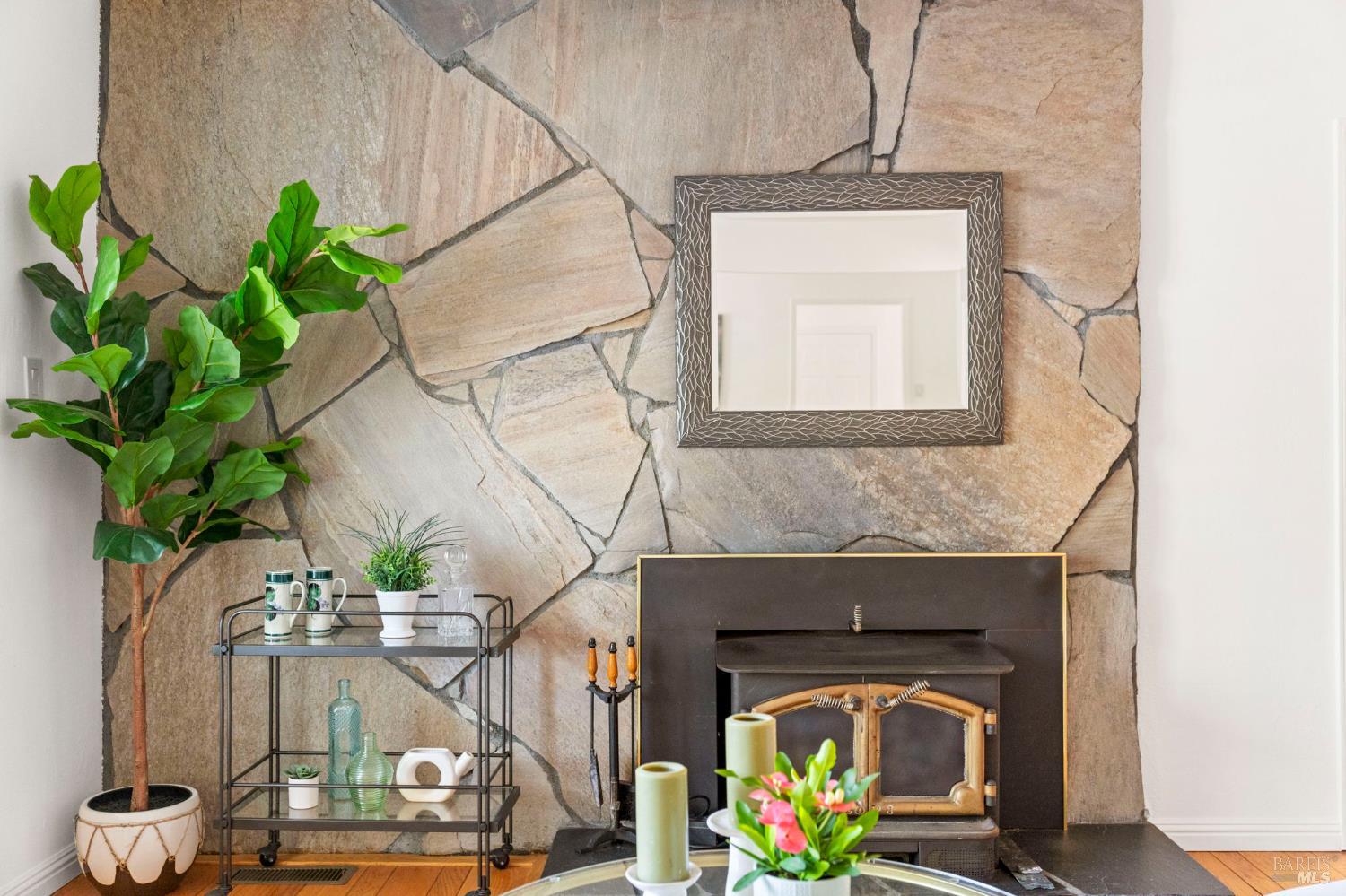 Detail Gallery Image 10 of 93 For 184 Cobblestone Dr, San Rafael,  CA 94903 - 4 Beds | 2 Baths