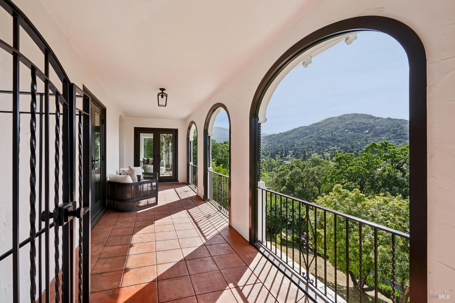 Detail Gallery Image 4 of 93 For 88 Lincoln Park Unkn, San Anselmo,  CA 94960 - 4 Beds | 4/1 Baths