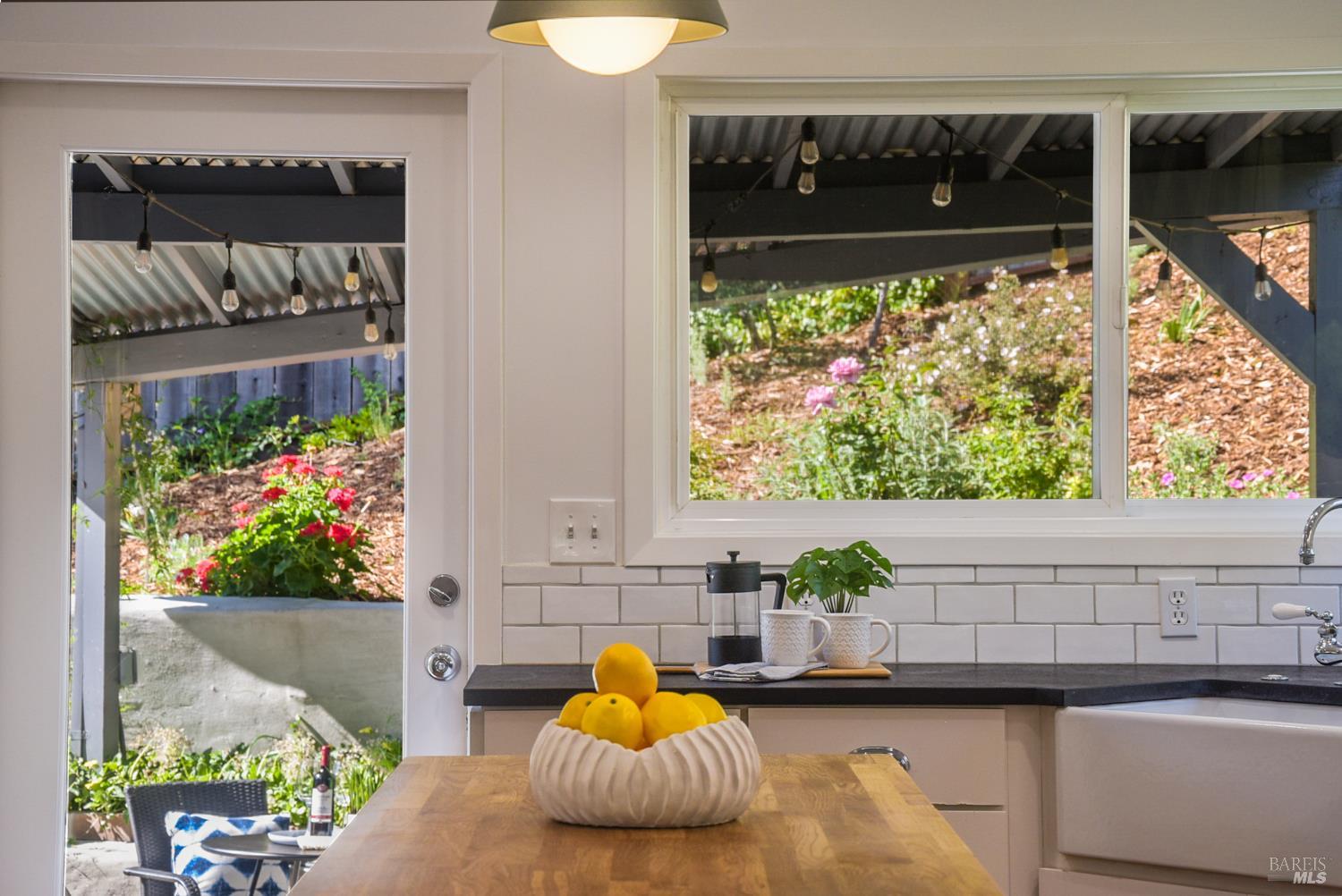 Detail Gallery Image 13 of 48 For 115 Myrtle Ave, San Rafael,  CA 94901 - 3 Beds | 2 Baths