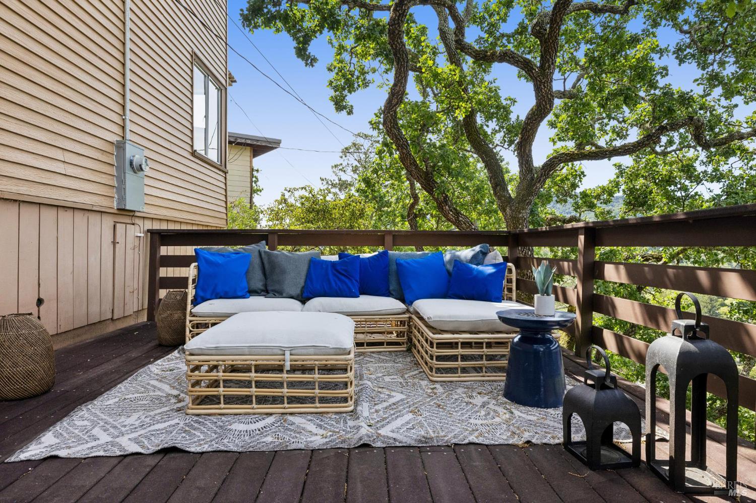 Detail Gallery Image 37 of 52 For 95 Ridge Rd, San Anselmo,  CA 94960 - 2 Beds | 1/1 Baths