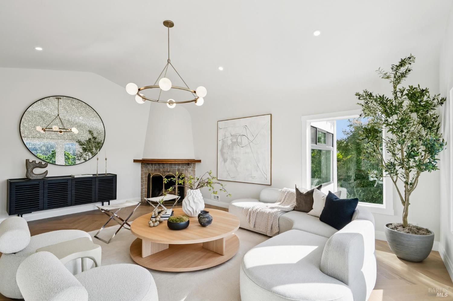 Detail Gallery Image 25 of 93 For 88 Lincoln Park Unkn, San Anselmo,  CA 94960 - 4 Beds | 4/1 Baths