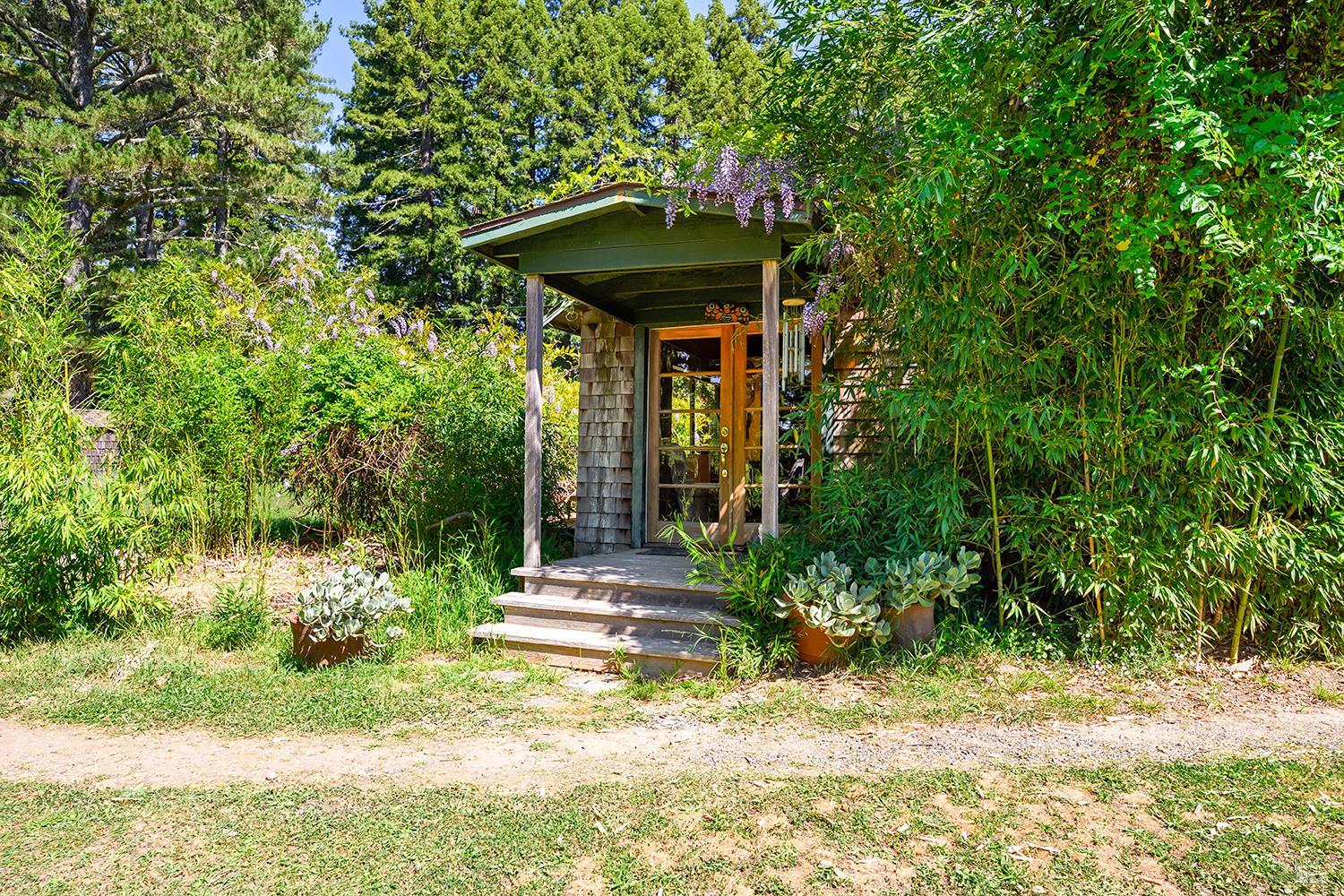 Detail Gallery Image 5 of 49 For 3580 Joy Rd, Occidental,  CA 95465 - 4 Beds | 2/2 Baths