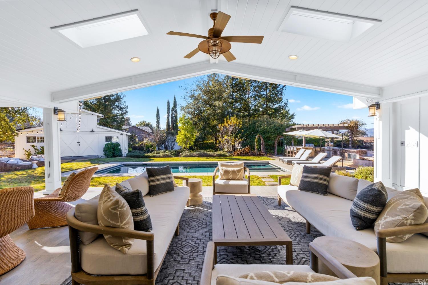 Detail Gallery Image 3 of 31 For 1101 Olive Hill Ln, Napa,  CA 94558 - 5 Beds | 4 Baths