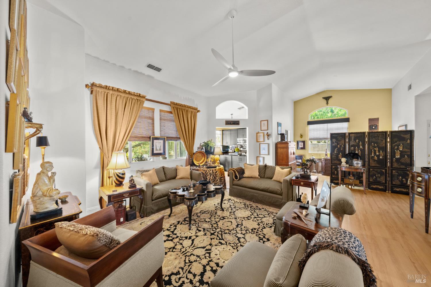 Detail Gallery Image 12 of 62 For 208 Mandarin Cir, Vacaville,  CA 95687 - 2 Beds | 2 Baths