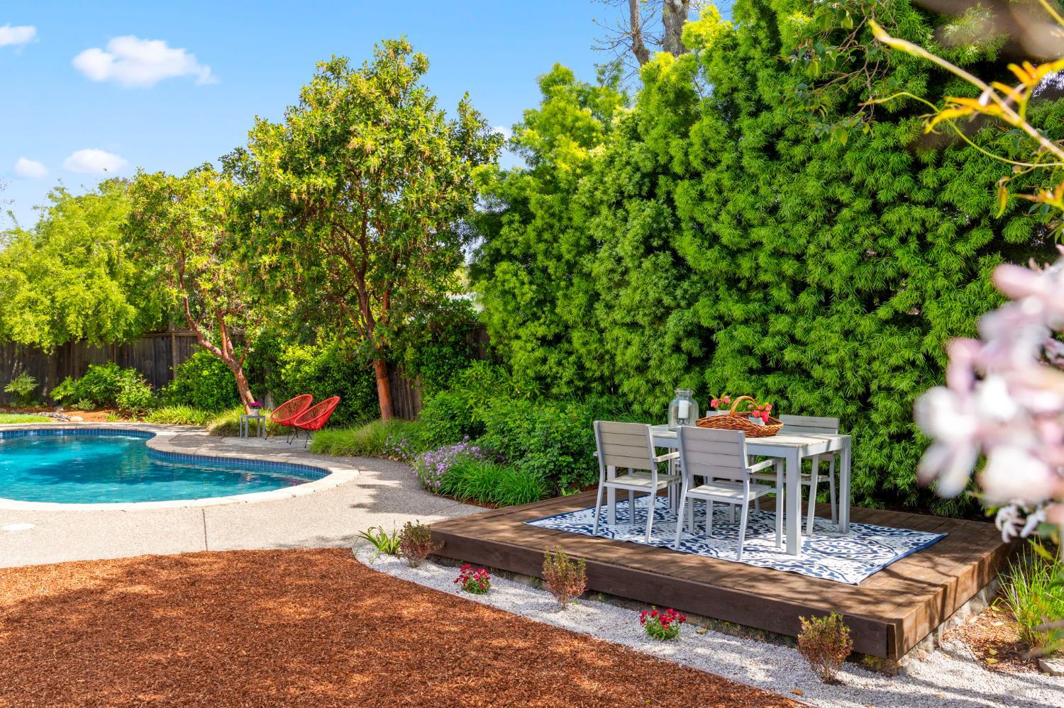 Detail Gallery Image 38 of 93 For 184 Cobblestone Dr, San Rafael,  CA 94903 - 4 Beds | 2 Baths