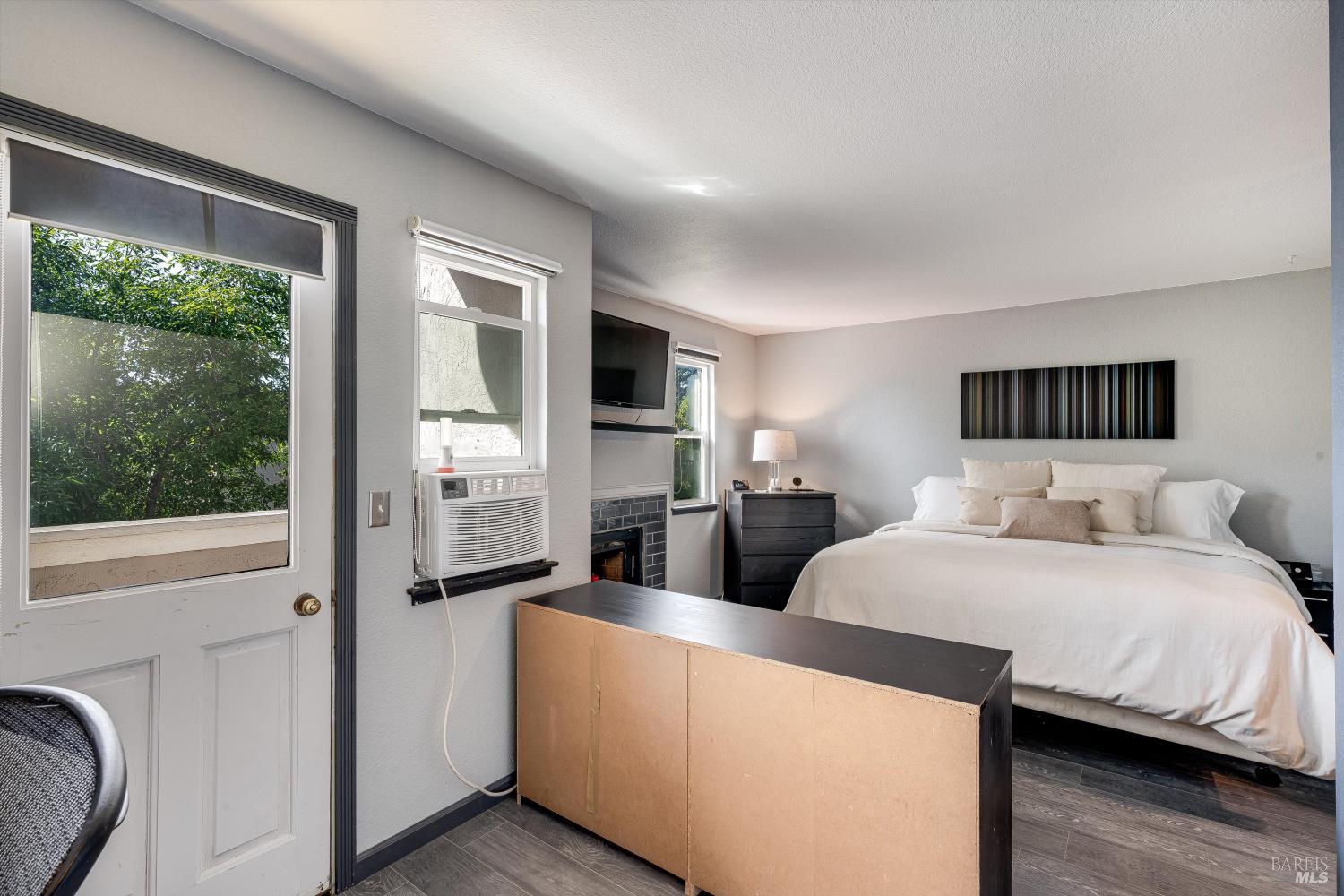 Detail Gallery Image 25 of 41 For 30 Fredrick Dr, Rohnert Park,  CA 94928 - 3 Beds | 2/1 Baths