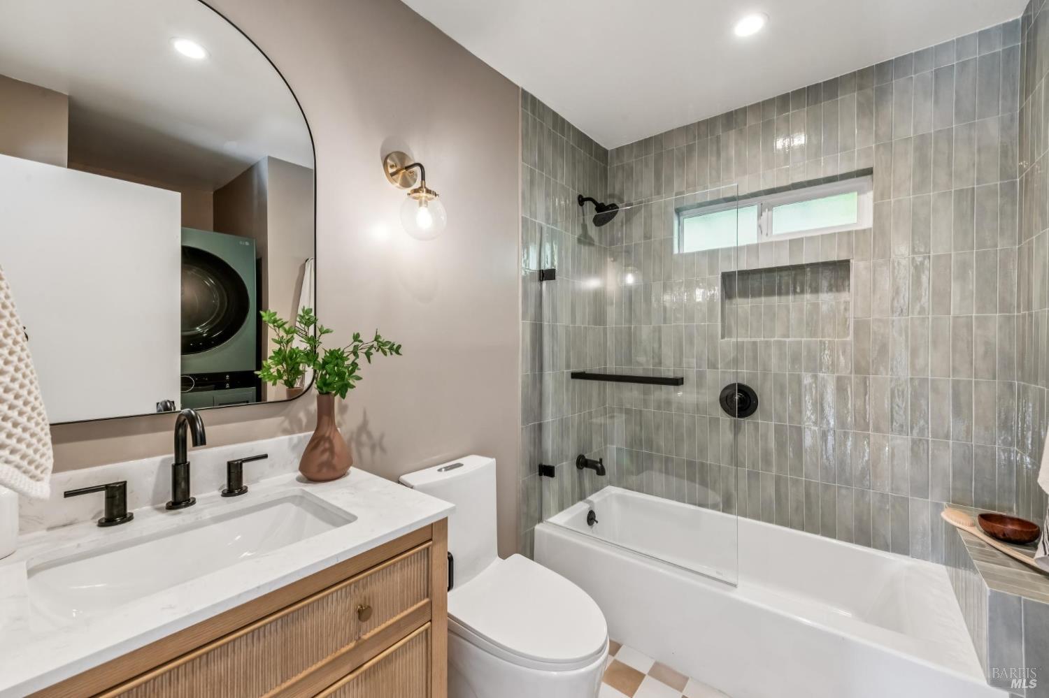 Detail Gallery Image 23 of 61 For 120 E Manor Dr, Mill Valley,  CA 94941 - 3 Beds | 3 Baths