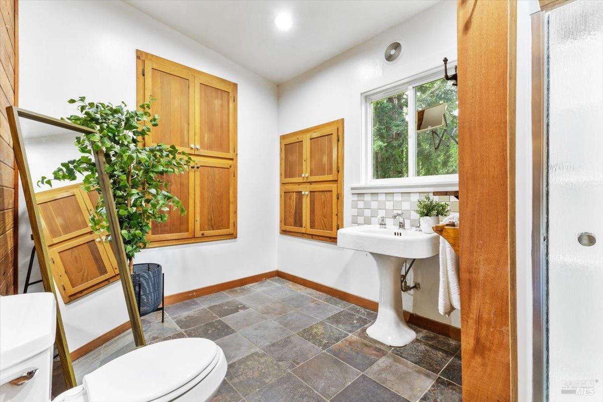 Detail Gallery Image 56 of 72 For 12076 Cloud Ridge Rd, Healdsburg,  CA 95448 - 6 Beds | 4 Baths