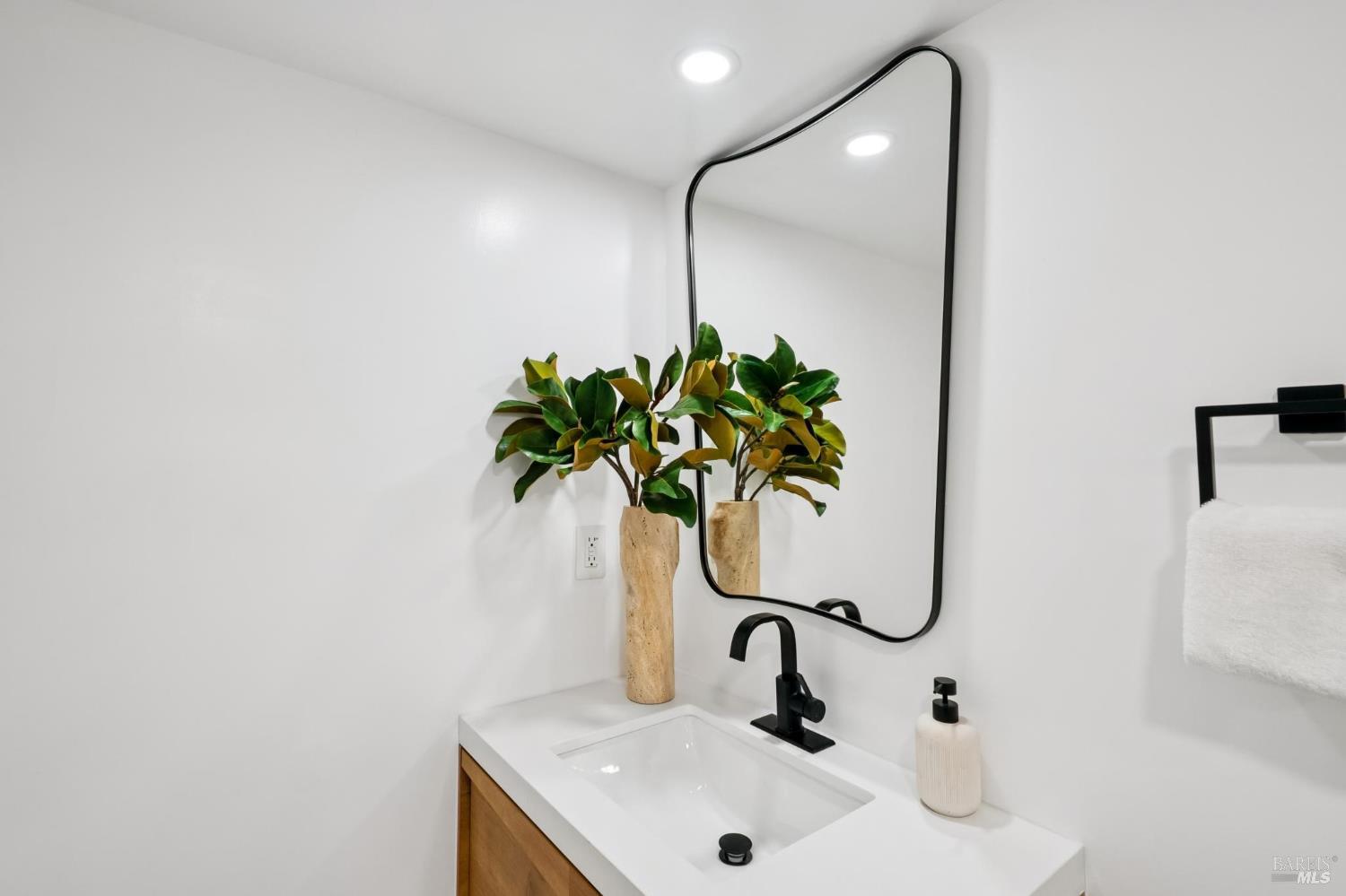 Detail Gallery Image 69 of 93 For 88 Lincoln Park Unkn, San Anselmo,  CA 94960 - 4 Beds | 4/1 Baths