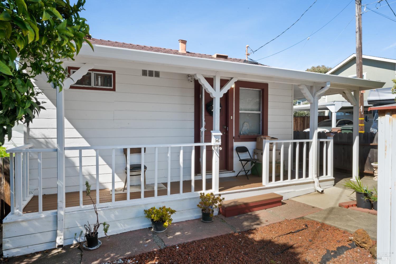 Detail Gallery Image 12 of 27 For 803 E 5th St, Benicia,  CA 94510 - 6 Beds | 4/1 Baths