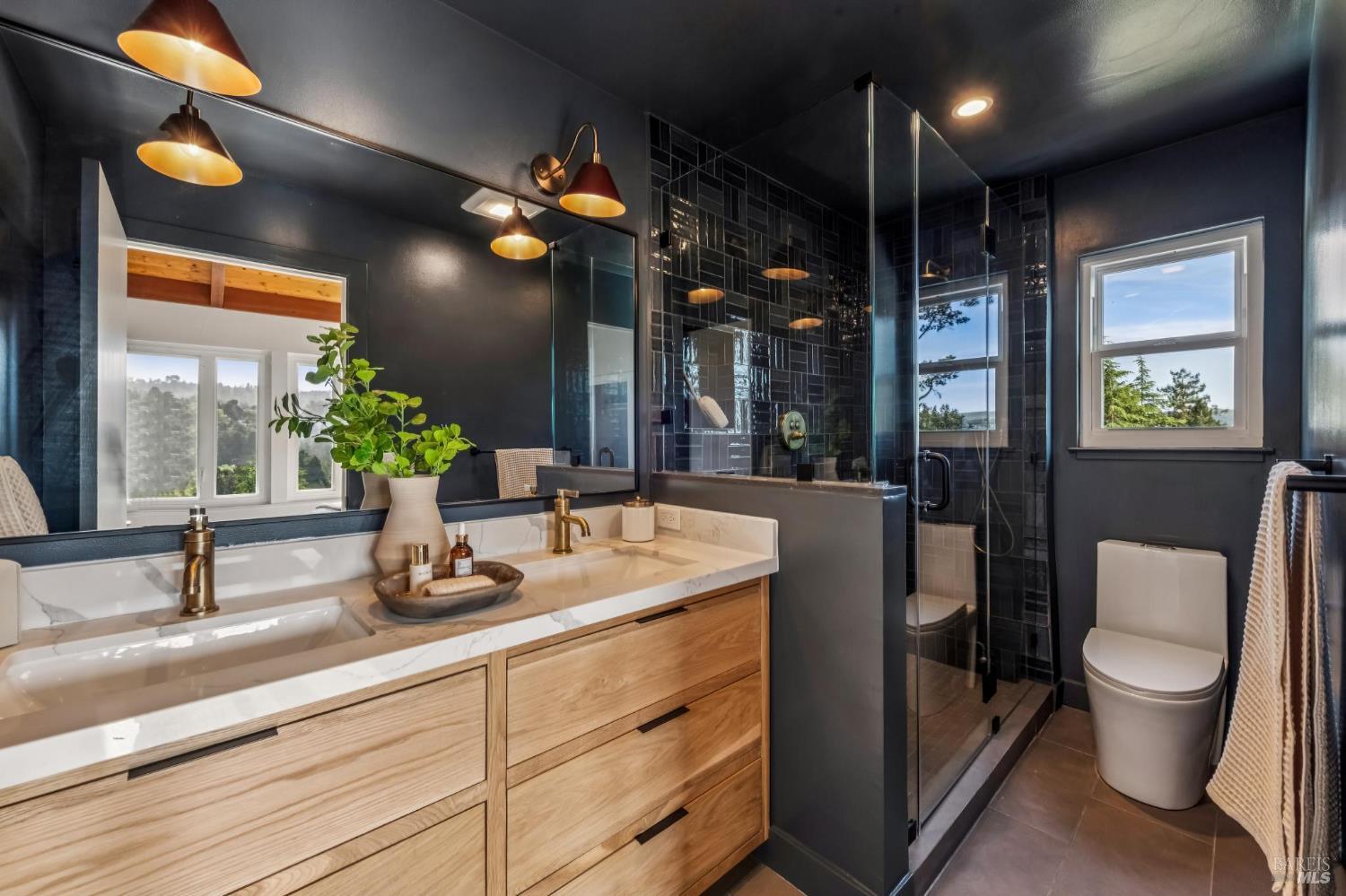 Detail Gallery Image 20 of 61 For 120 E Manor Dr, Mill Valley,  CA 94941 - 3 Beds | 3 Baths