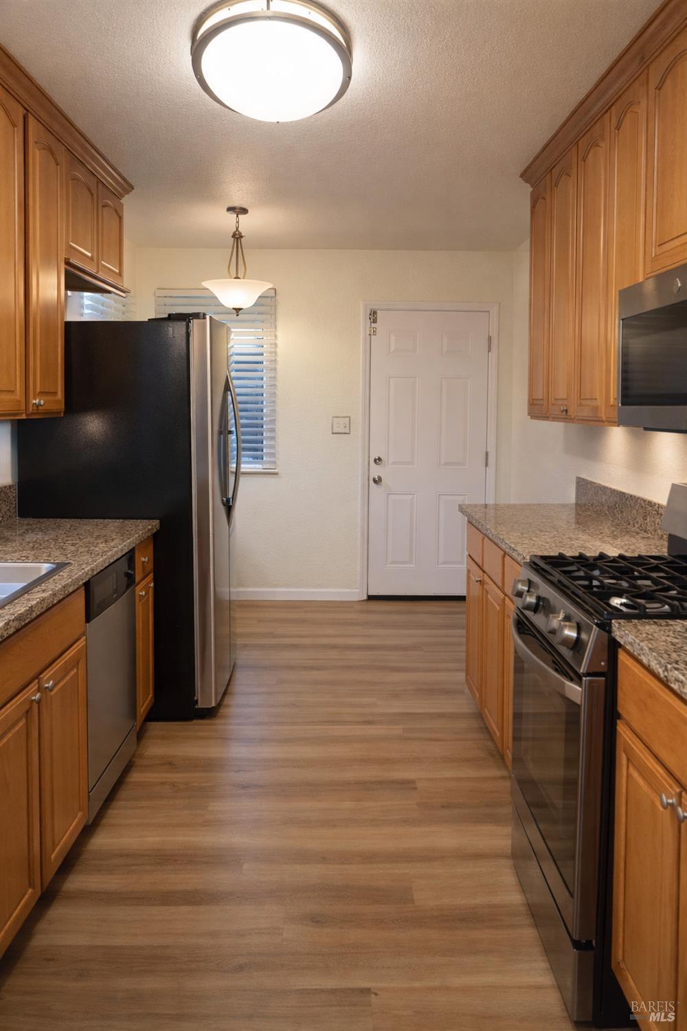 Detail Gallery Image 6 of 14 For 324 Amelia St, Vallejo,  CA 94589 - 3 Beds | 2 Baths