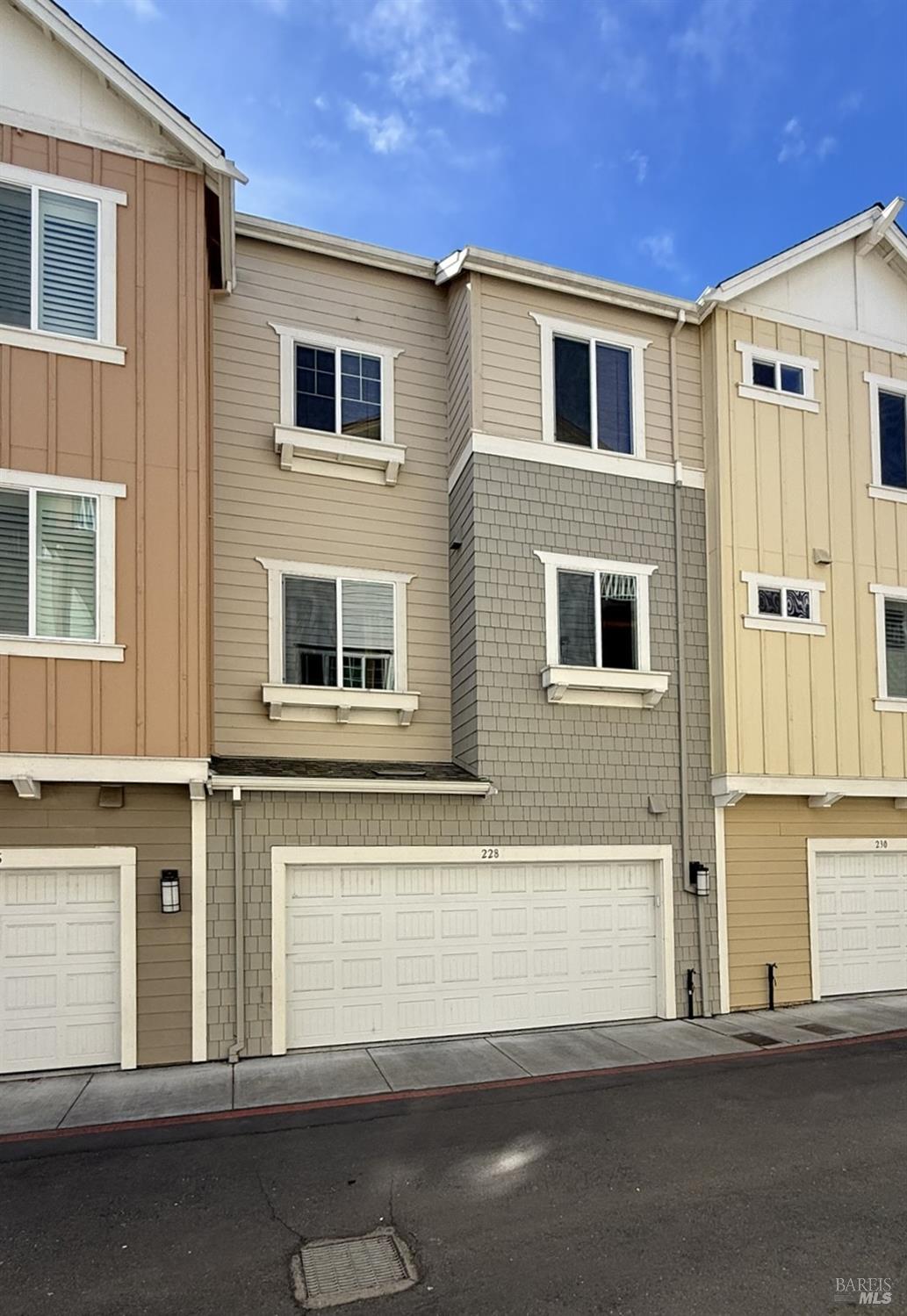 Detail Gallery Image 27 of 32 For 228 Johnson St, Windsor,  CA 95492 - 3 Beds | 2/2 Baths