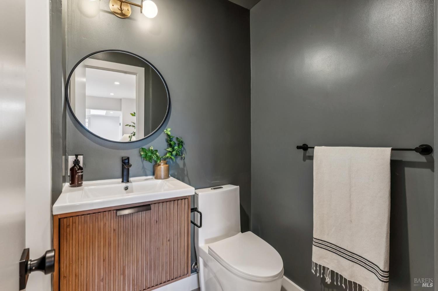 Detail Gallery Image 43 of 61 For 120 E Manor Dr, Mill Valley,  CA 94941 - 3 Beds | 3 Baths