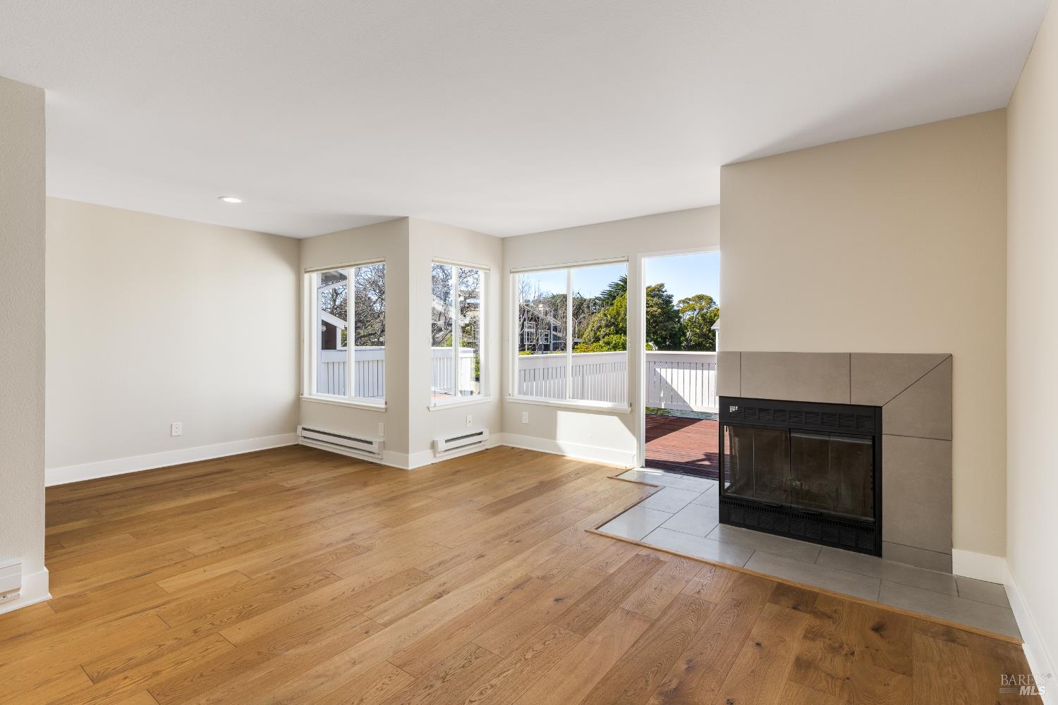 Detail Gallery Image 2 of 22 For 218 Marina Lakes Dr, Richmond,  CA 94804 - 1 Beds | 1 Baths