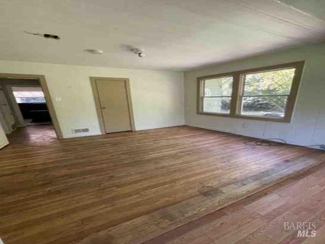 Detail Gallery Image 10 of 13 For 6565 Sir Francis Drake Blvd, Forest Knolls,  CA 94933 - 2 Beds | 2/1 Baths