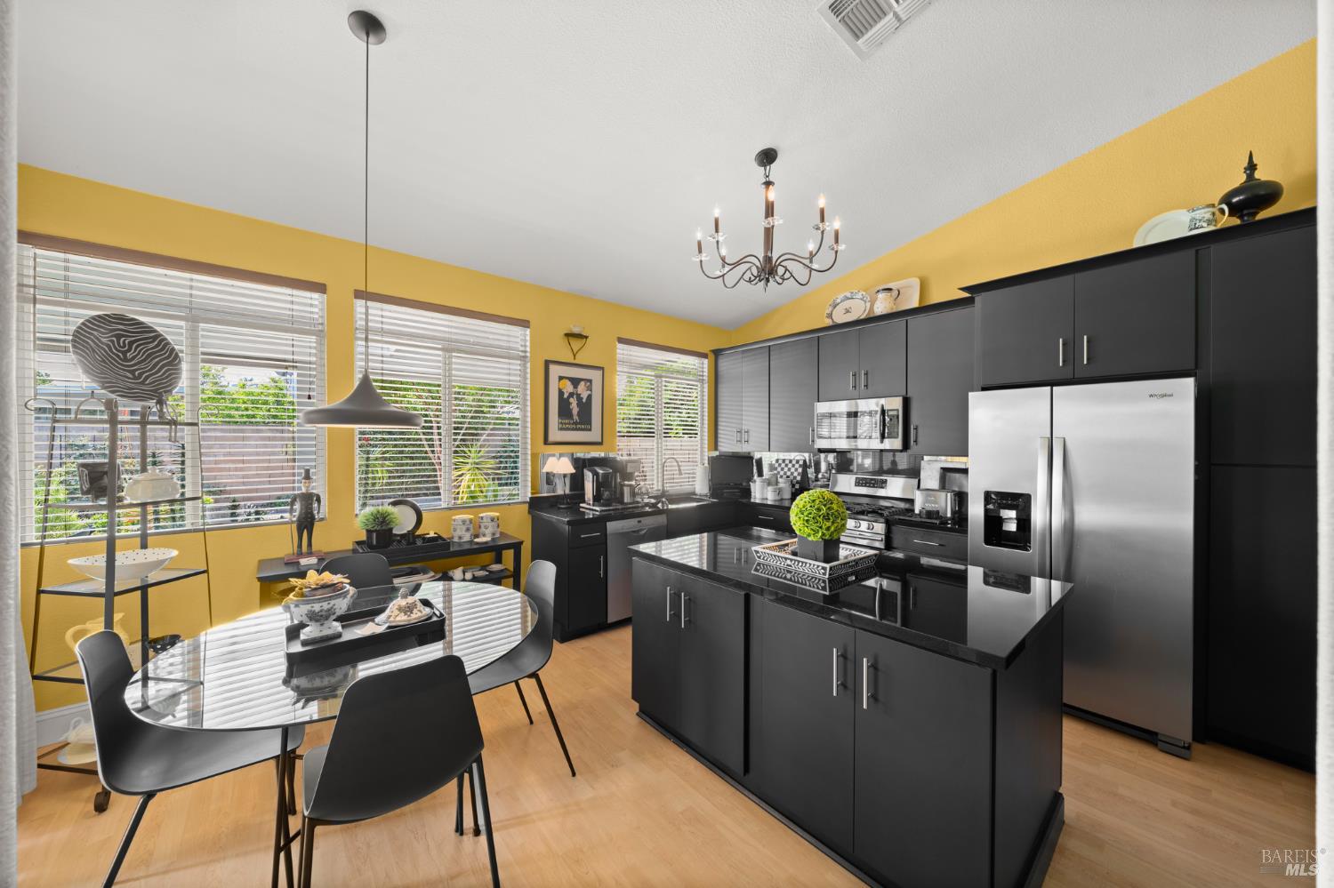 Detail Gallery Image 25 of 62 For 208 Mandarin Cir, Vacaville,  CA 95687 - 2 Beds | 2 Baths