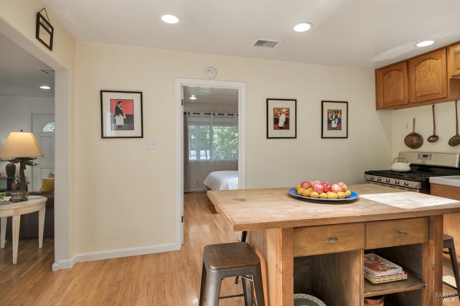 Detail Gallery Image 26 of 47 For 550 Thomson Ave, Sonoma,  CA 95476 - 2 Beds | 1 Baths