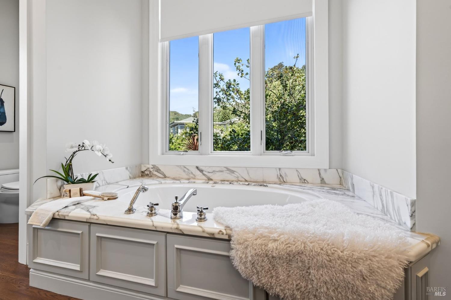 Detail Gallery Image 22 of 76 For 418 Saint Andrews Dr, Napa,  CA 94558 - 5 Beds | 4/2 Baths