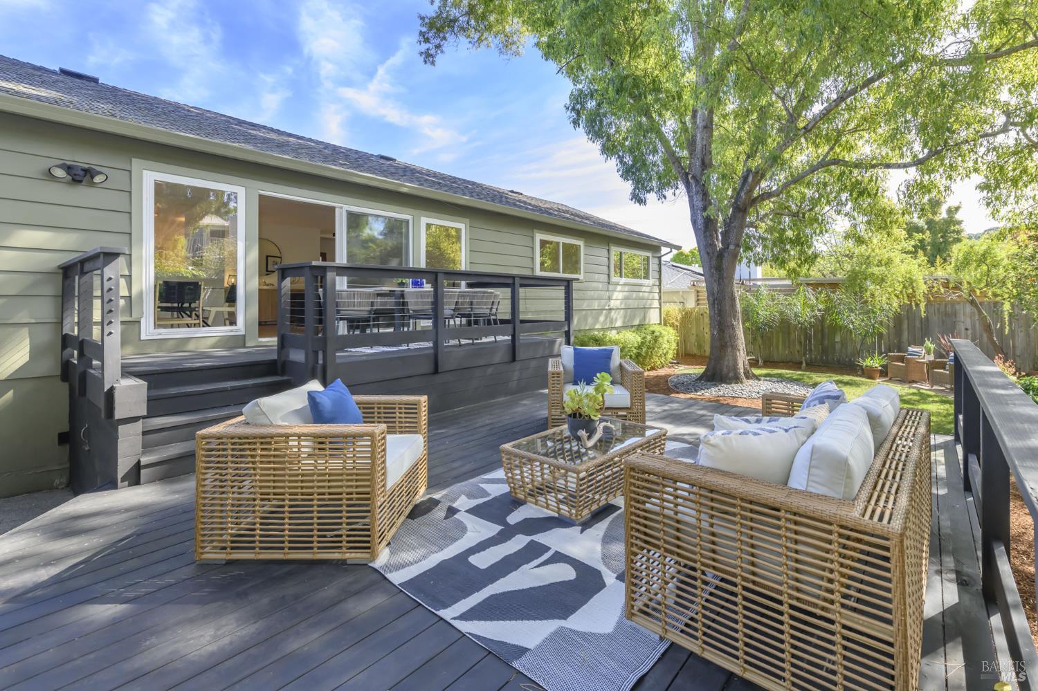 Detail Gallery Image 26 of 31 For 41 Spindrift Psge, Corte Madera,  CA 94925 - 3 Beds | 2 Baths