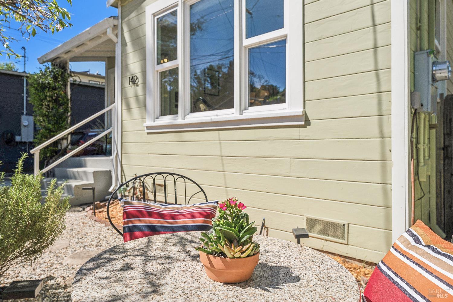 Detail Gallery Image 4 of 55 For 142 Dominga Ave, Fairfax,  CA 94930 - – Beds | – Baths