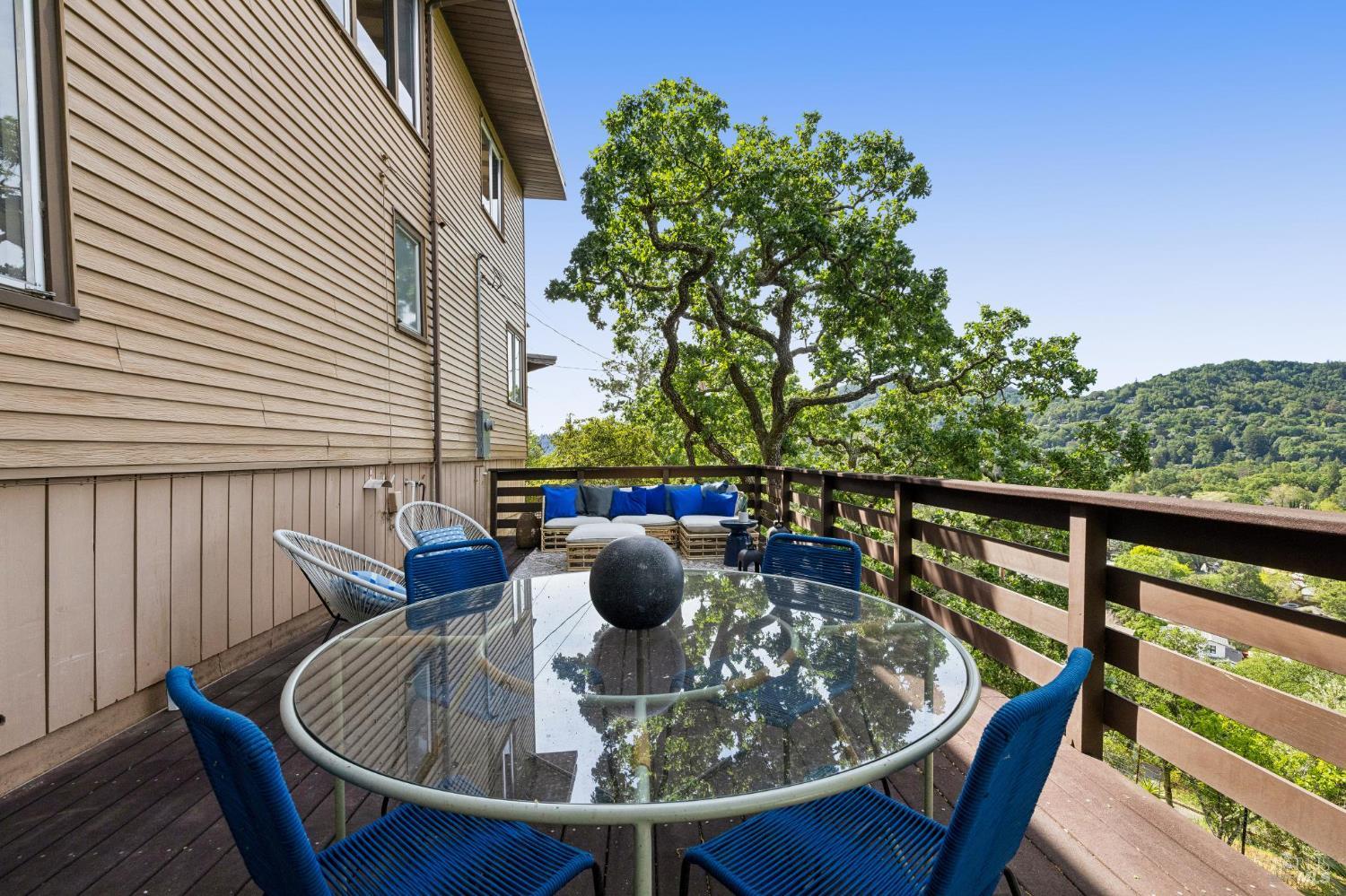 Detail Gallery Image 34 of 52 For 95 Ridge Rd, San Anselmo,  CA 94960 - 2 Beds | 1/1 Baths