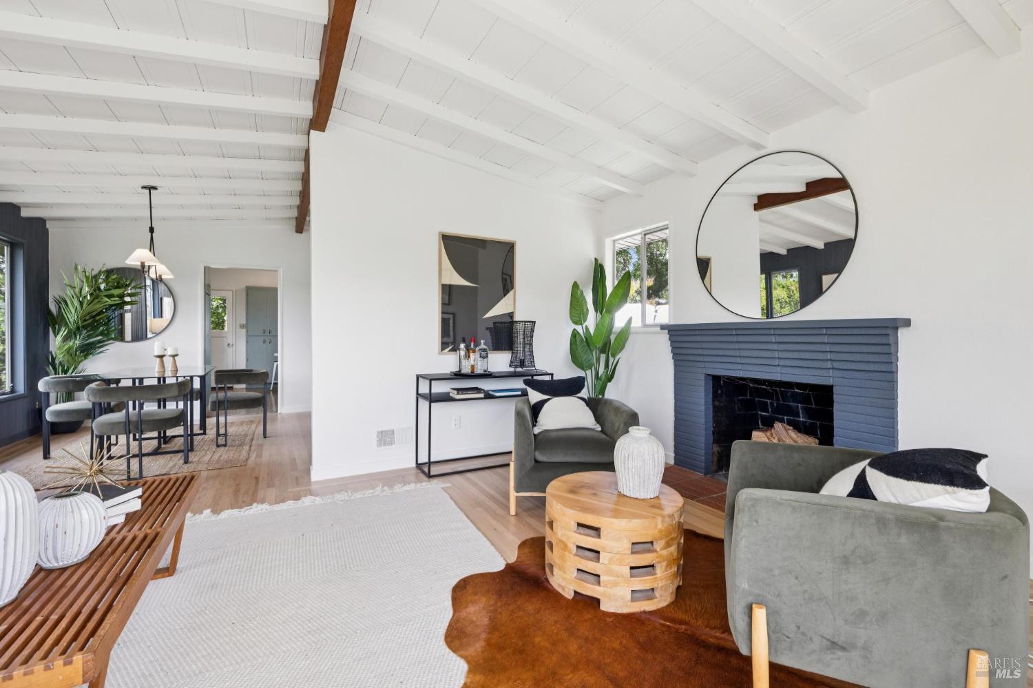 Detail Gallery Image 11 of 52 For 95 Ridge Rd, San Anselmo,  CA 94960 - 2 Beds | 1/1 Baths