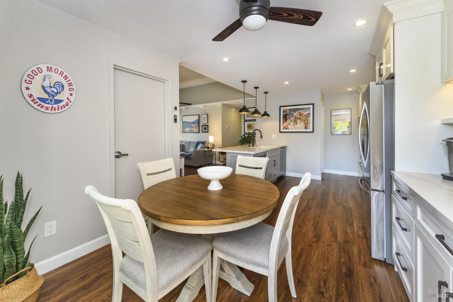 Detail Gallery Image 16 of 33 For 1702 Northstar Dr, Petaluma,  CA 94954 - 3 Beds | 2 Baths