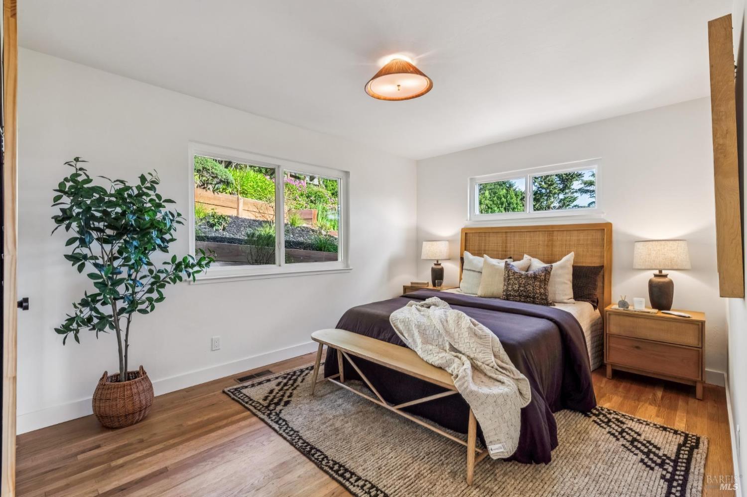 Detail Gallery Image 21 of 61 For 120 E Manor Dr, Mill Valley,  CA 94941 - 3 Beds | 3 Baths