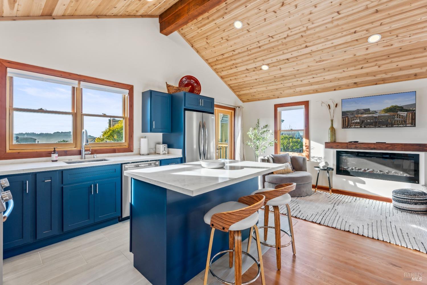 Detail Gallery Image 7 of 25 For 45070 Main St, Mendocino,  CA 95460 - 1 Beds | 1/1 Baths