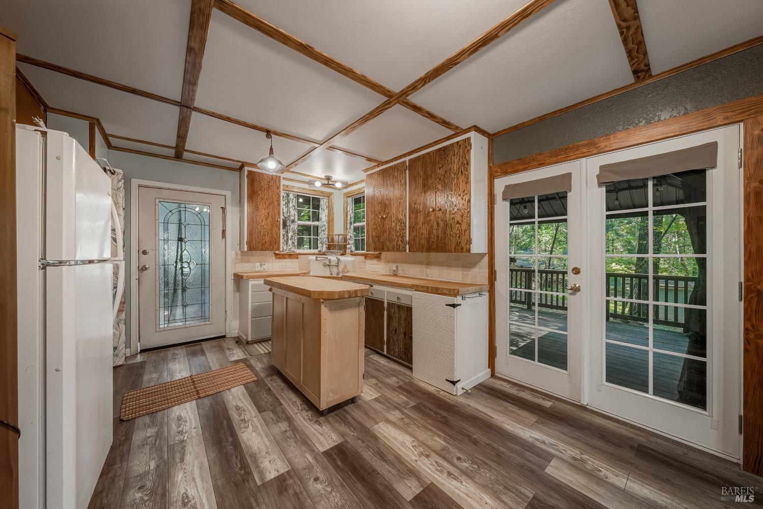 Detail Gallery Image 9 of 47 For 16179 Madrone Blvd, Cobb,  CA 95426 - 1 Beds | 1 Baths