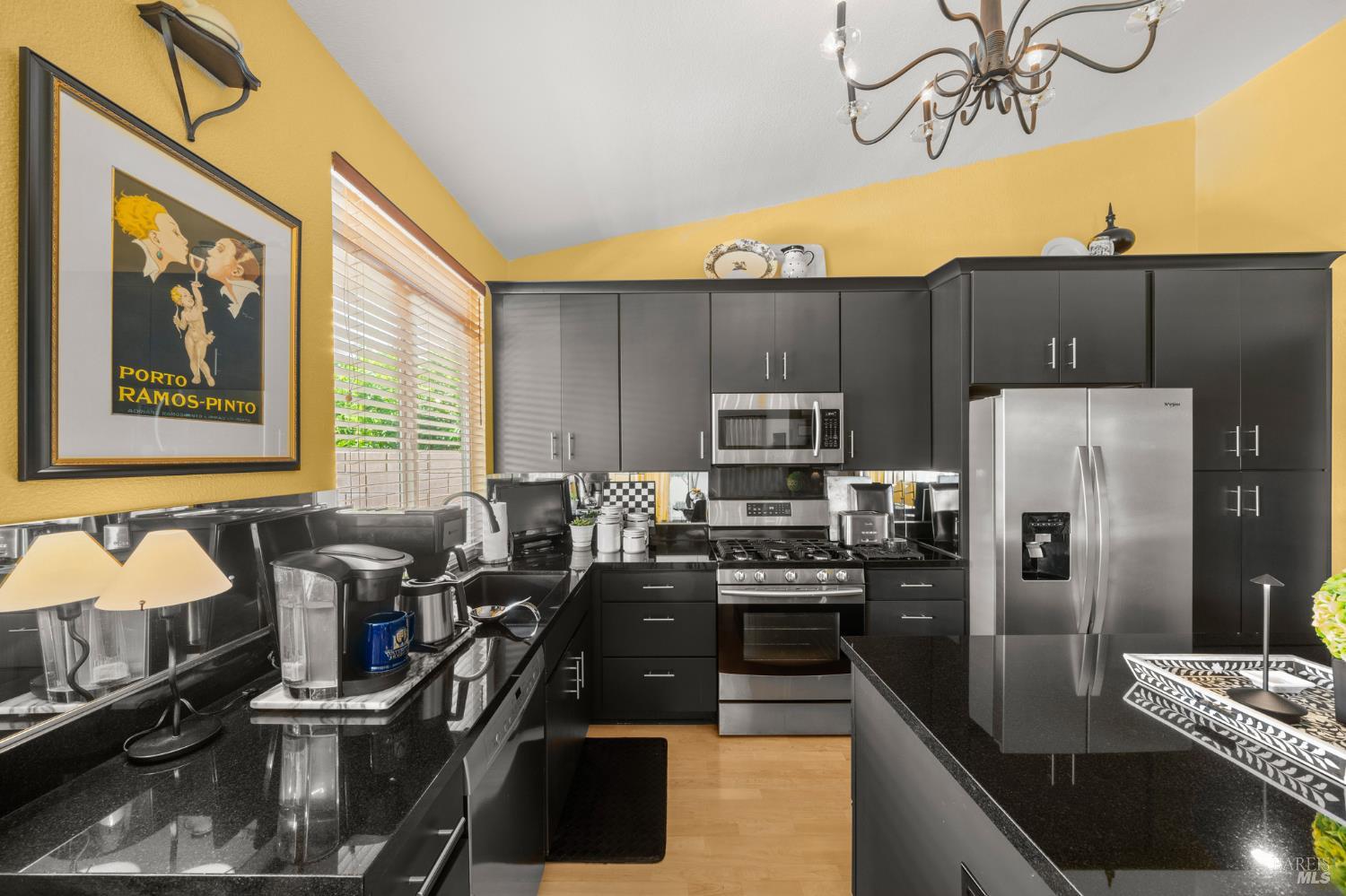 Detail Gallery Image 28 of 62 For 208 Mandarin Cir, Vacaville,  CA 95687 - 2 Beds | 2 Baths