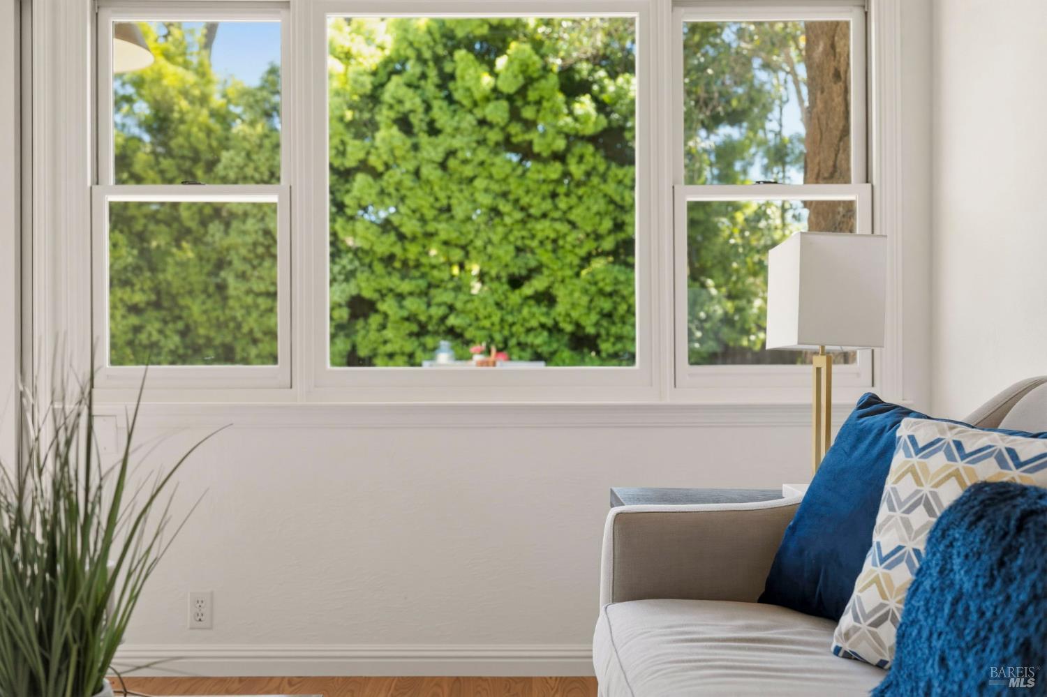 Detail Gallery Image 48 of 93 For 184 Cobblestone Dr, San Rafael,  CA 94903 - 4 Beds | 2 Baths