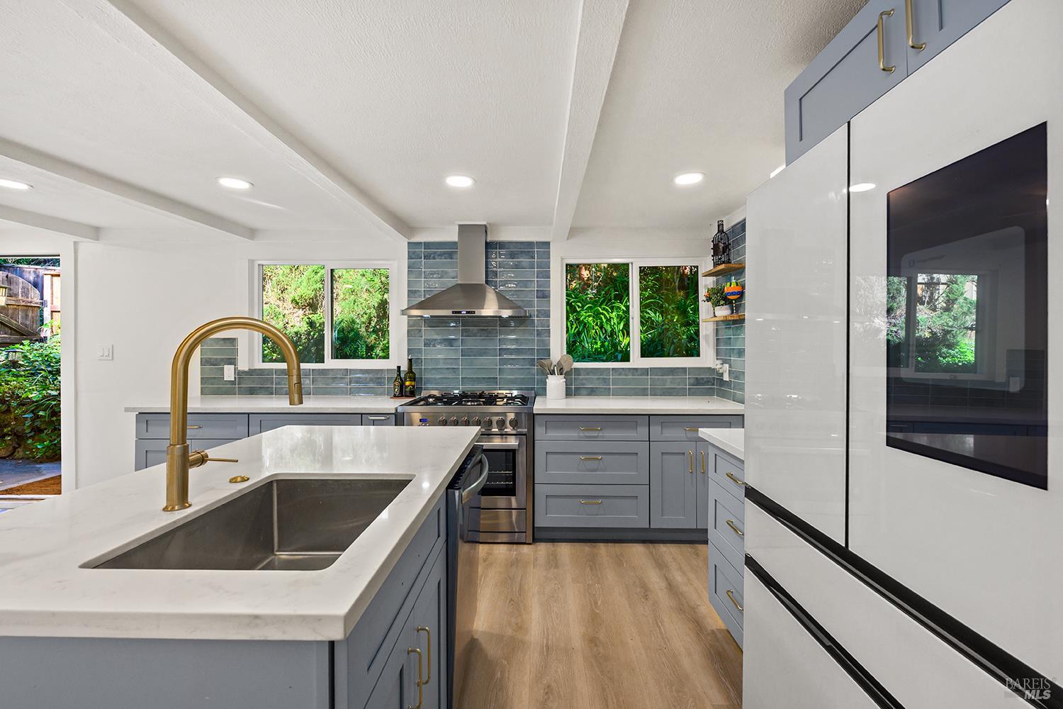 Detail Gallery Image 9 of 36 For 16017 Palo Alto Dr, Guerneville,  CA 95446 - 2 Beds | 2 Baths