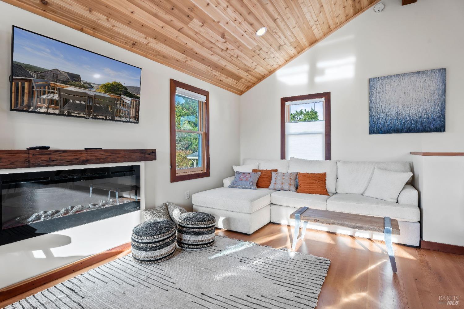 Detail Gallery Image 6 of 25 For 45070 Main St, Mendocino,  CA 95460 - 1 Beds | 1/1 Baths