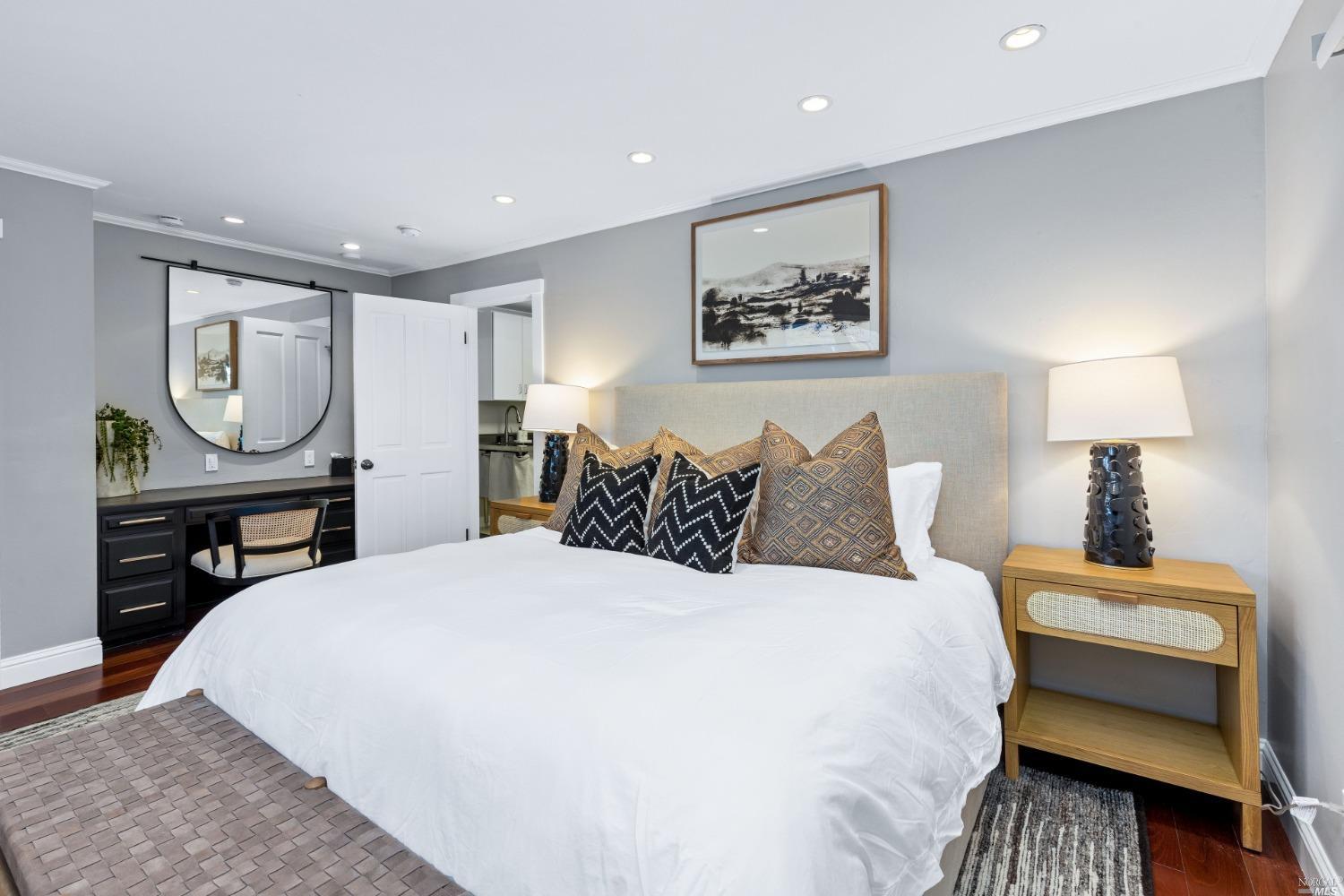 Detail Gallery Image 13 of 31 For 1101 Olive Hill Ln, Napa,  CA 94558 - 5 Beds | 4 Baths