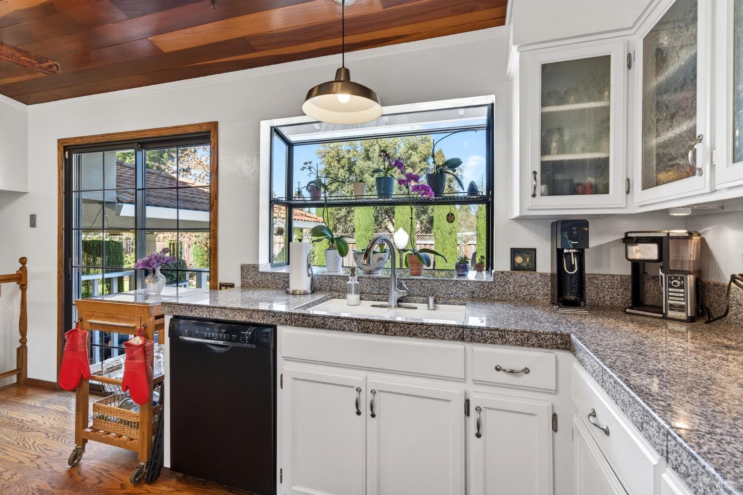 Detail Gallery Image 8 of 53 For 3406 Deerfield Ct, Napa,  CA 94558 - 4 Beds | 3 Baths