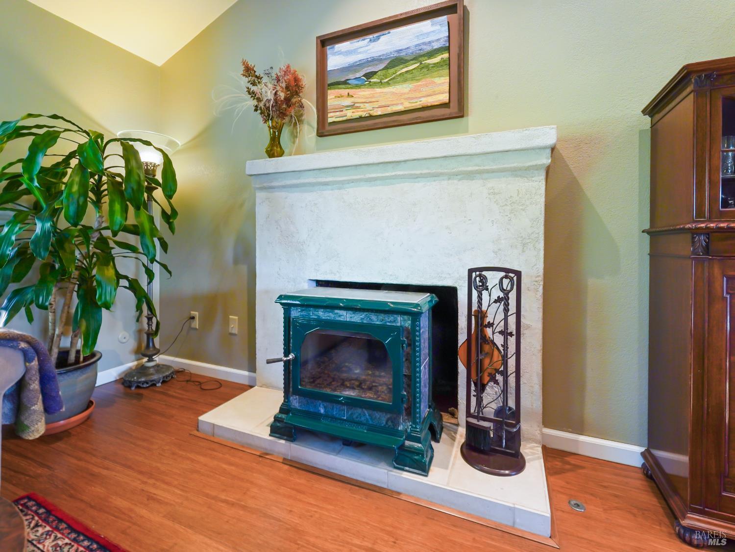 Detail Gallery Image 9 of 57 For 10463 Mill Station Rd, Sebastopol,  CA 95472 - 3 Beds | 2 Baths