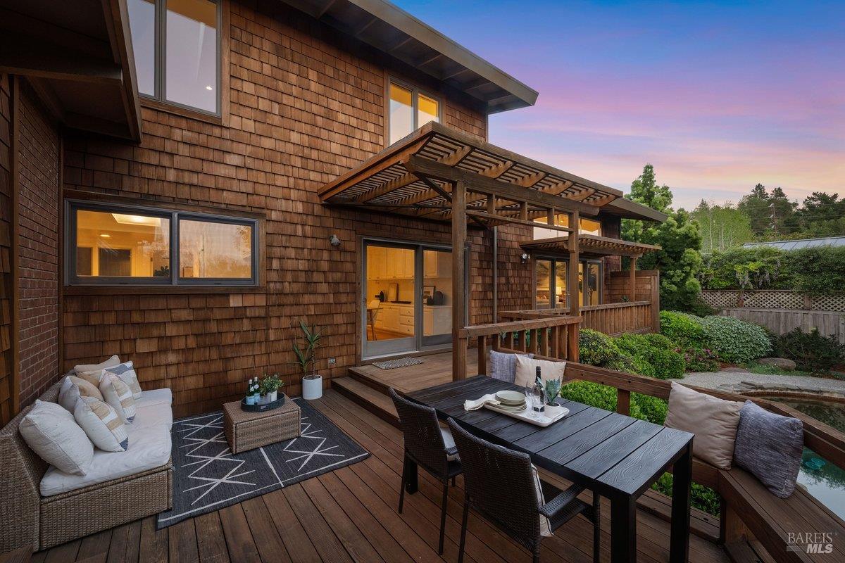 Detail Gallery Image 59 of 76 For 42 Underhill Rd, Mill Valley,  CA 94941 - 3 Beds | 2/1 Baths