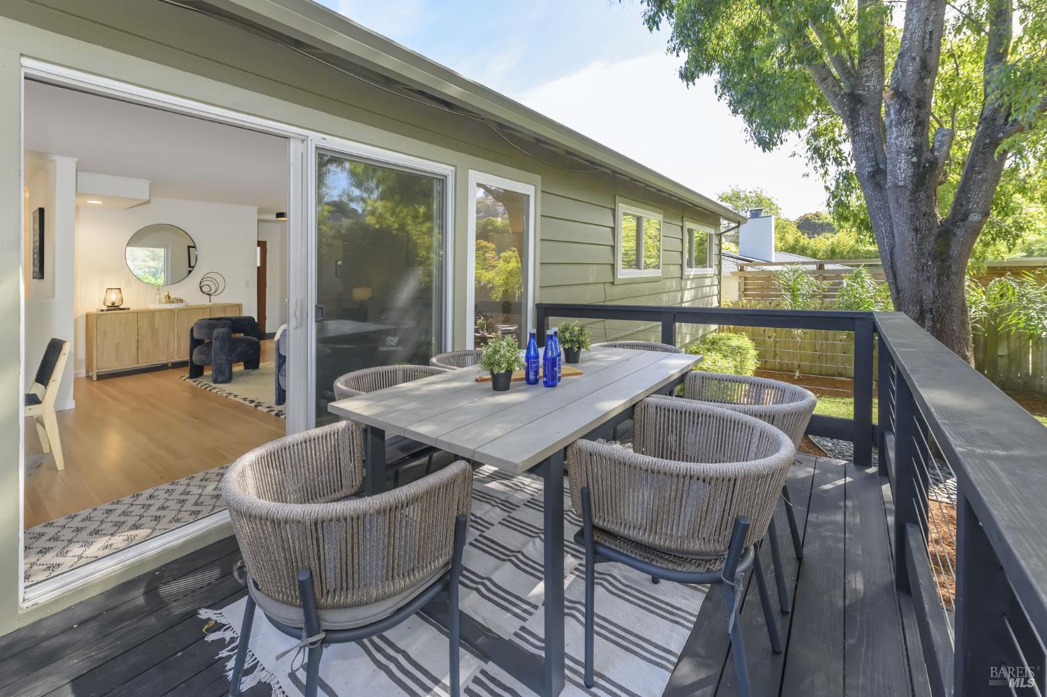 Detail Gallery Image 10 of 31 For 41 Spindrift Psge, Corte Madera,  CA 94925 - 3 Beds | 2 Baths