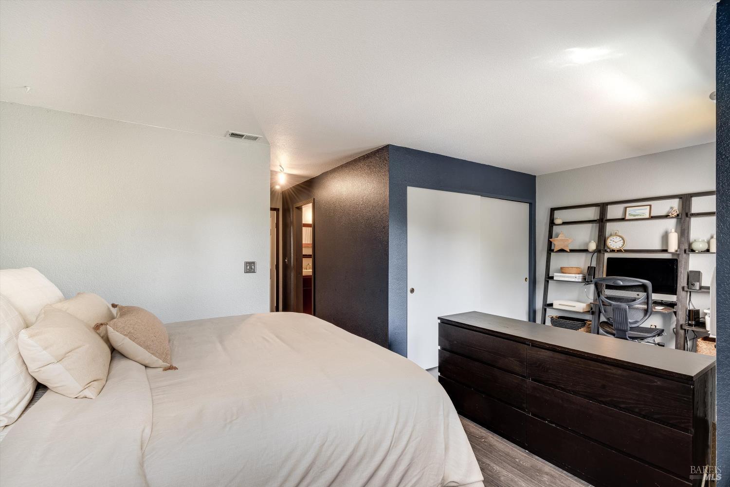 Detail Gallery Image 26 of 41 For 30 Fredrick Dr, Rohnert Park,  CA 94928 - 3 Beds | 2/1 Baths