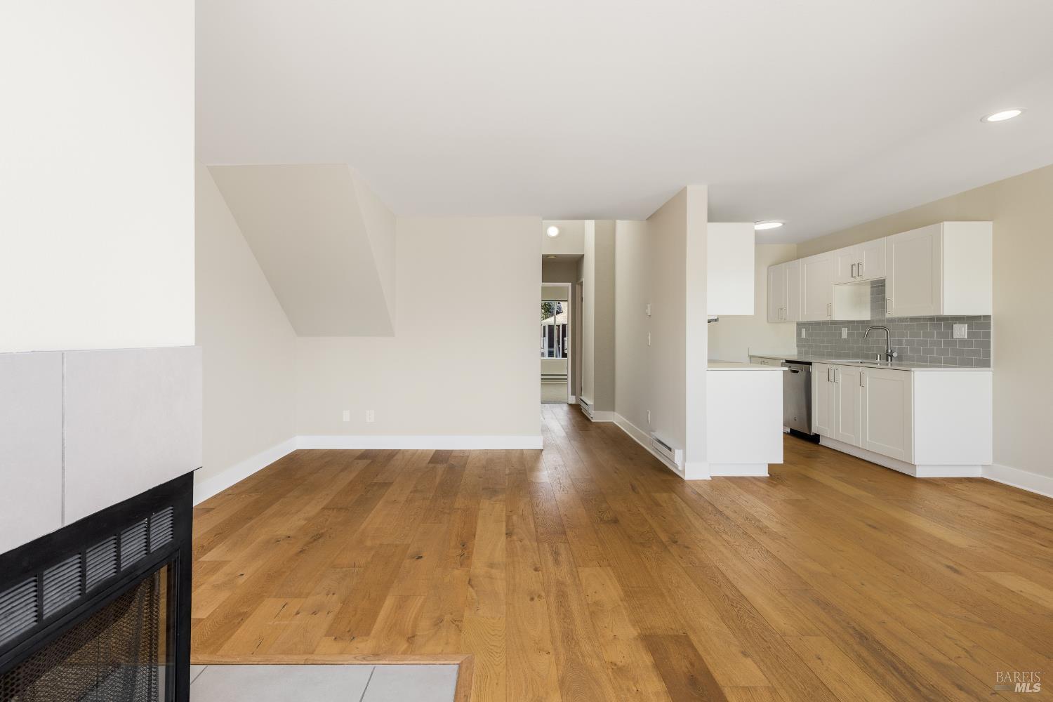 Detail Gallery Image 9 of 22 For 218 Marina Lakes Dr, Richmond,  CA 94804 - 1 Beds | 1 Baths